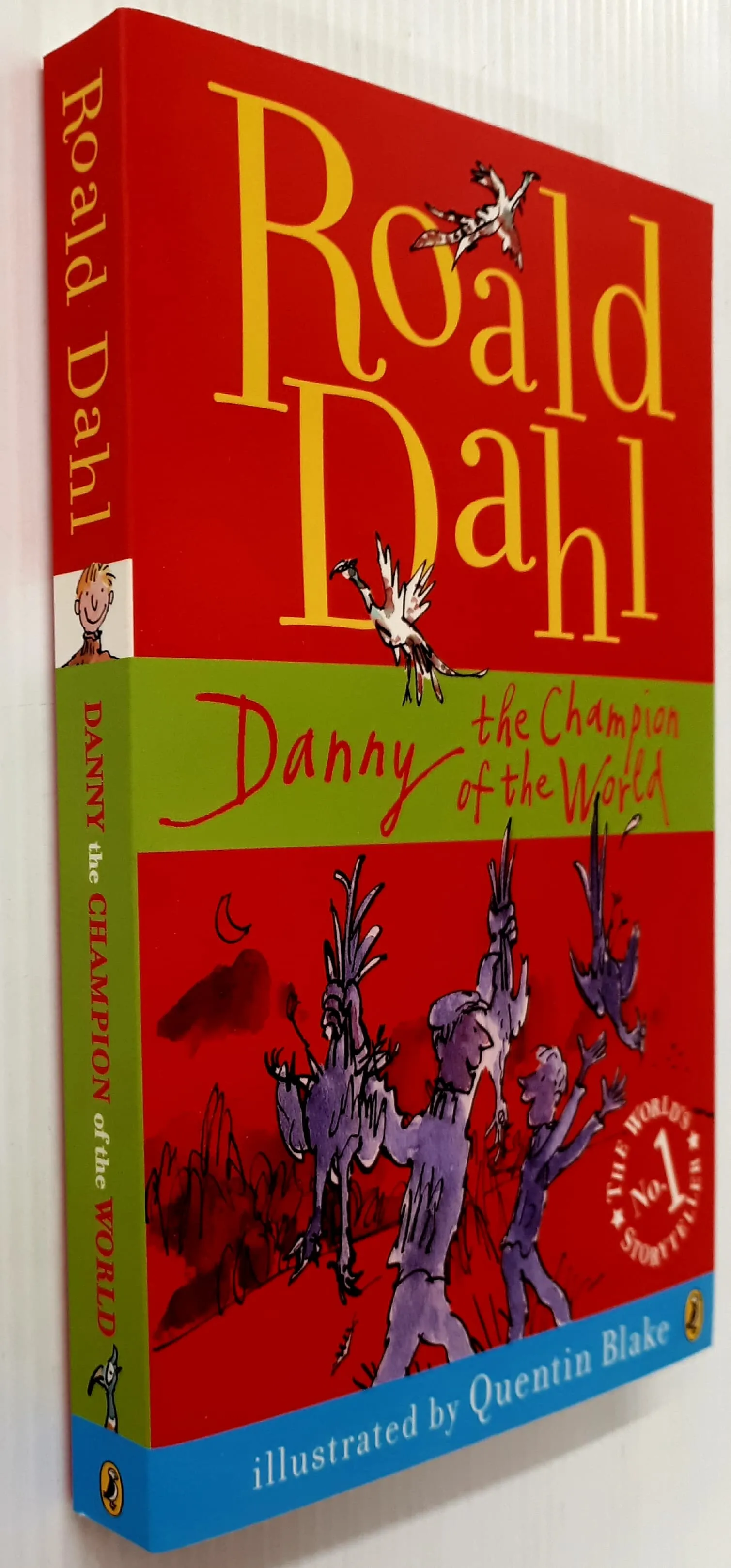 DANNY THE CHAMPION OF THE WORLD - Roald Dahl