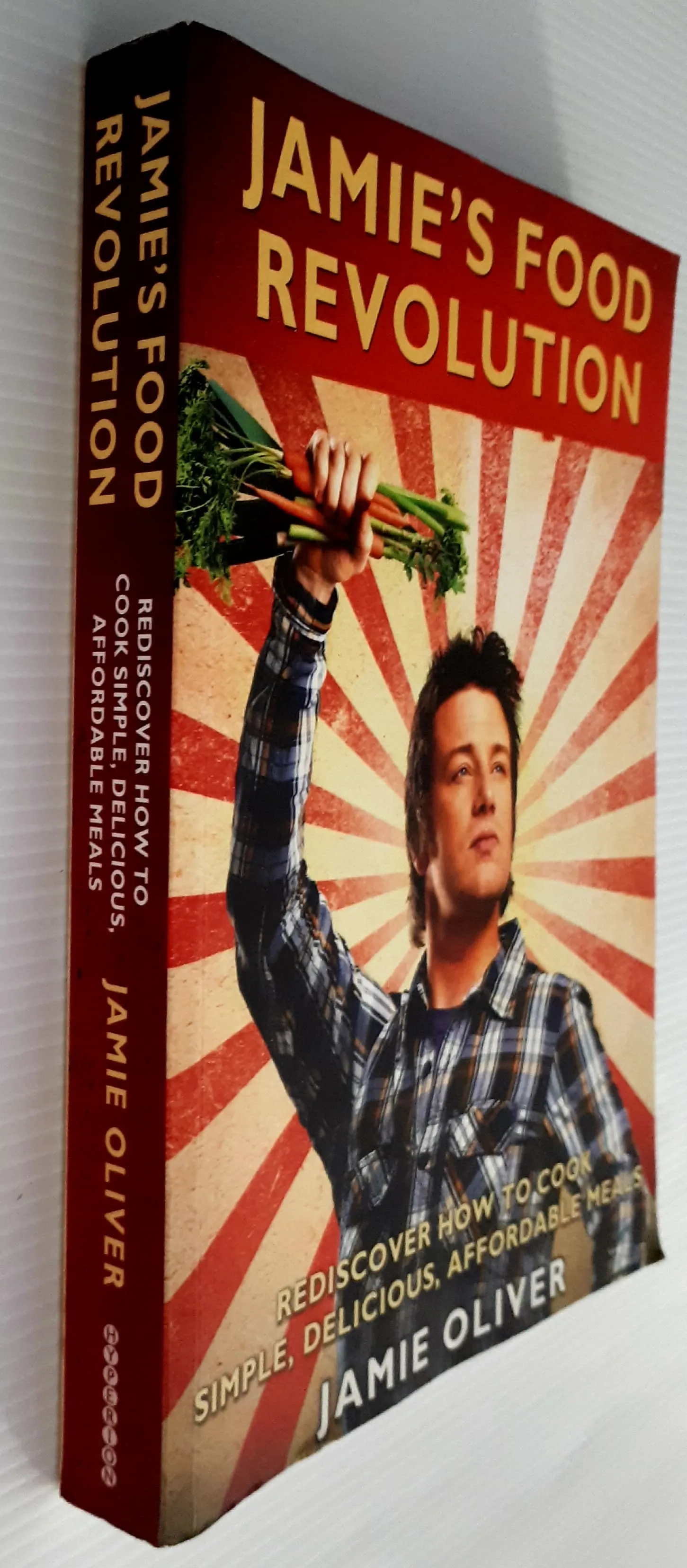 JAMIE'S FOOD REVOLUTION - Jamie Oliver
