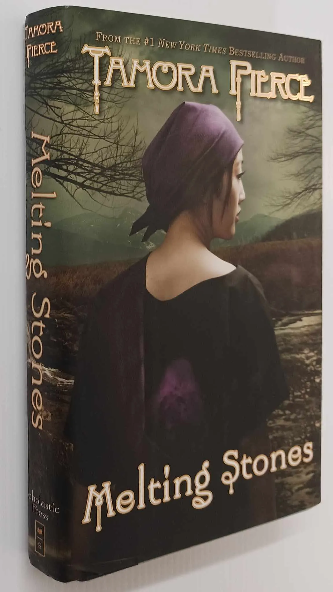MELTING STONES - Tamora Pierce