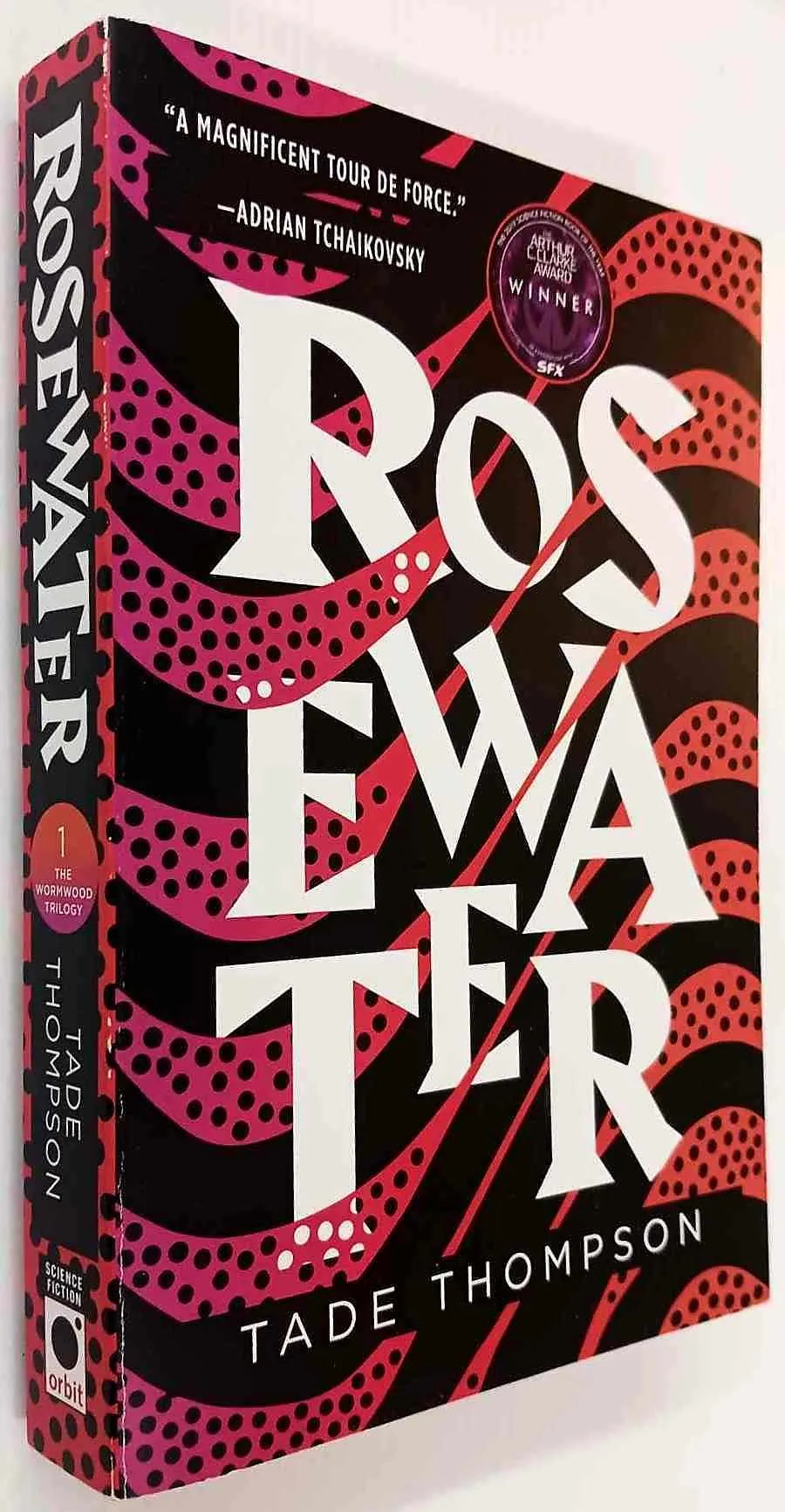 ROSEWATER - Tade Thompson